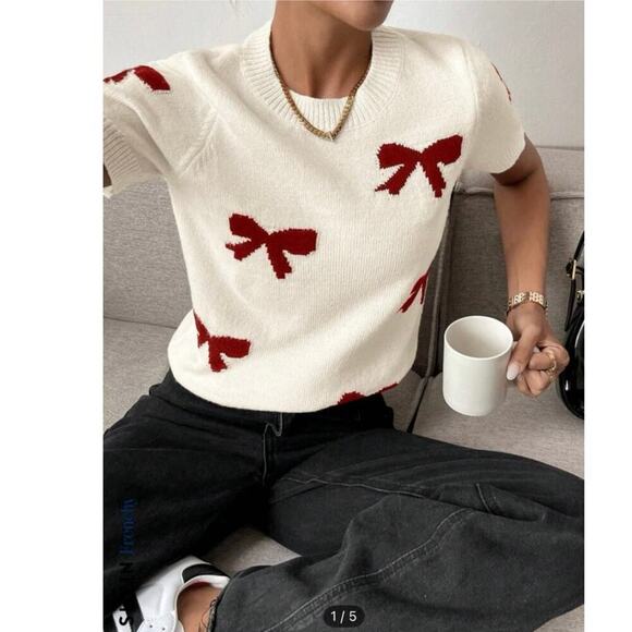 Shein Tops - SHEIN Short Sleeve Crew Neck Sweater Women’s Size Large Cream with Red Bow Print